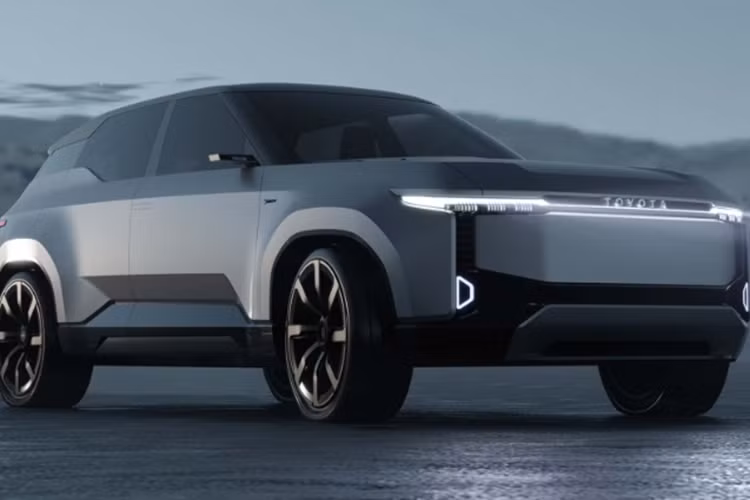 Dự kiến, mini Land Cruiser sẽ được phát triển dựa trên hệ thống khung gầm loại E-TNGA giống bZ4X cỡ trung với công suất dự kiến 217 mã lực, pin điện 71.4 kWh cho tầm vận hành 415 km. Có thể, xe sẽ được ra mắt vào năm 2026.