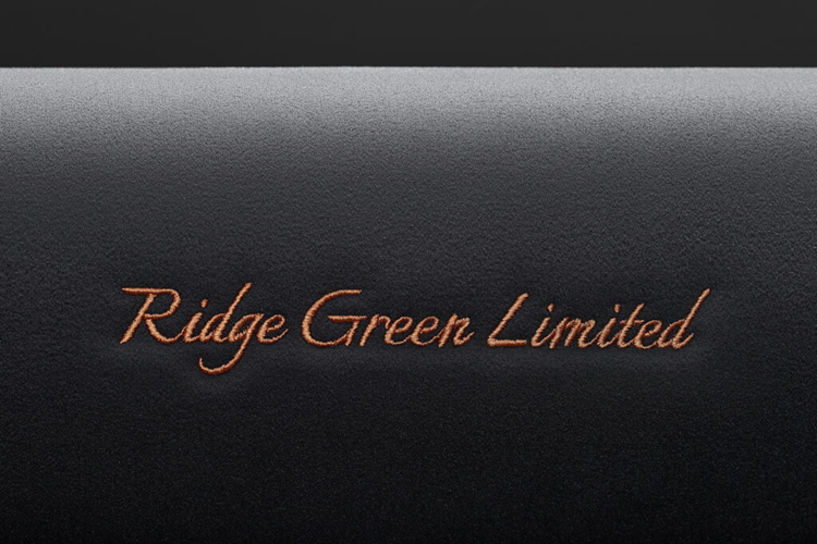 Mức giá xe Toyota GR86 2025 tiêu chuẩn khởi điểm là 3.195.000 Yên (tương đương 20.100 USD theo tỷ giá hối đoái hiện tại) cho phiên bản số sàn và 3.293.000 Yên (khoảng 20.700 USD) cho phiên bản số tự động.