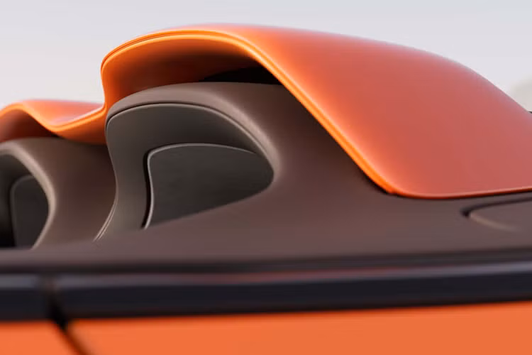 Mẫu xe được trang bị khối động cơ W12 cho đến nay, tạo ra công suất đáng kinh ngạc 740 mã lực và mô-men xoắn cực đại 999 Nm.