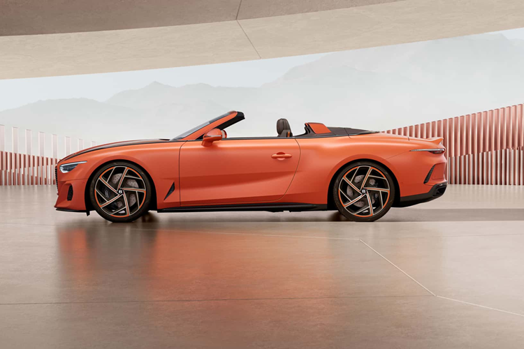 Mặc dù đây không phải là chiếc Bentley cuối cùng sử dụng động cơ tăng áp kép, dung tích 6.0 lít nhưng Bentley Batur Convertible 2024 mới là một trong những mẫu xe cuối cùng được trang bị động cơ 12 xi-lanh.