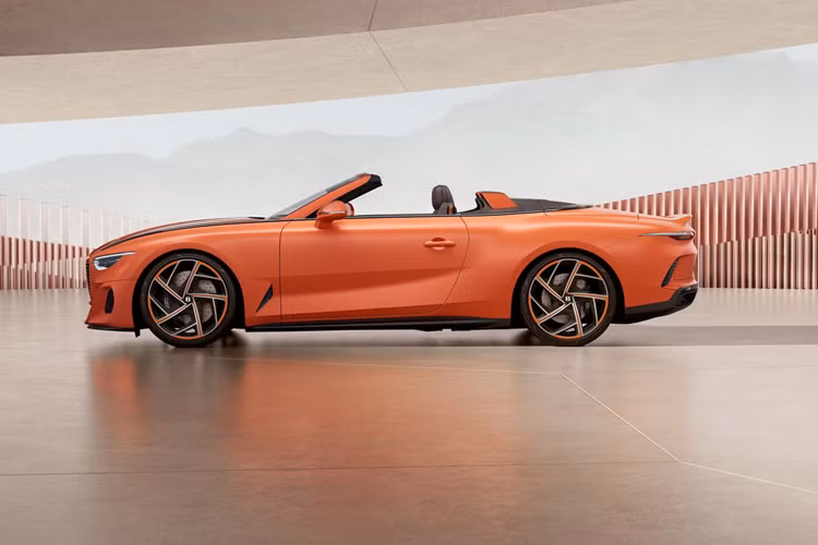 Mặc dù đây không phải là chiếc Bentley cuối cùng sử dụng động cơ tăng áp kép, dung tích 6.0 lít nhưng Bentley Batur Convertible 2024 mới là một trong những mẫu xe cuối cùng được trang bị động cơ 12 xi-lanh.