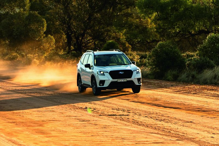 Forester STI Sport 2024 vẫn được trang bị động cơ boxer 2.5L, công suất 182 mã lực và mô-men xoắn 239 Nm. Đi kèm với đó là hộp số tự động CVT và hệ dẫn động bốn bánh toàn thời gian. Hệ thống treo trước, sau của Forester STI Sport được điều chỉnh bởi bộ phận STI.