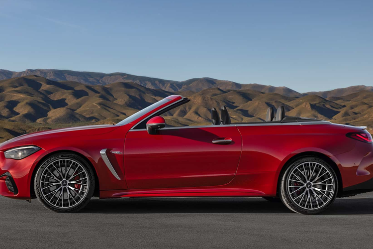 Các thông tin về giá xe Mercedes-AMG CLE 53 Cabriolet 2024 cũng như thời gian bàn giao sẽ được công bố sau. Giống như các phiên bản nhỏ hơn của CLE Cabriolet, mẫu xe mang nhãn hiệu AMG dự kiến sẽ đắt hơn so với mẫu Coupe tương đương.