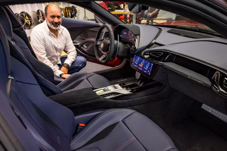 Nội thất được lấy cảm hứng từ Purosangue và Roma và là phân khúc xe đầu tiên không có đồng hồ đo analog. Chiếc xe bao gồm sự kết hợp giữa khí động học chủ động và thụ động để cải thiện giá trị hệ số cản so với 812 Superfast .