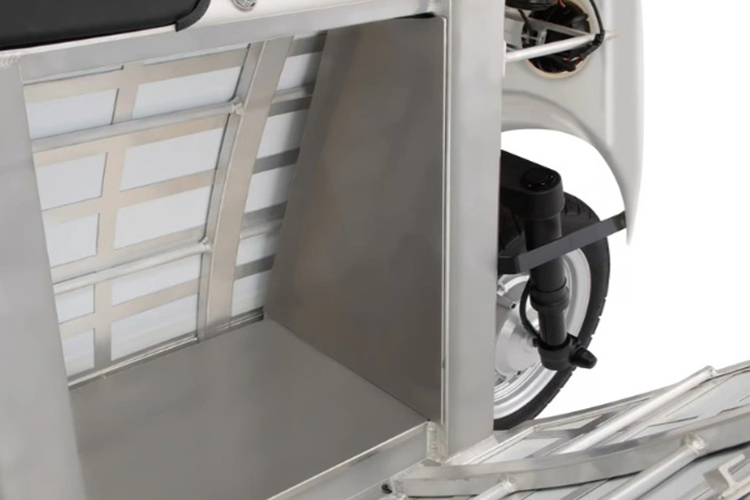 Chưa hết, Lightfoot còn sở hữu hệ thống phanh tái sinh 2WD, giúp tái tạo một phần năng lượng mỗi khi người dùng phanh xe, nhờ thế, quãng đường di chuyển của xe có thể kéo dài thêm.