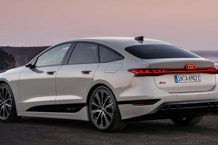 Cả 2 phiên bản đều được gắn bộ pin 100 kWh và hỗ trợ sạc nhanh DC 270 kW. A6 e-tron có tầm hoạt động từ 720 - 750 km. Trong khi đó, S6 e-tron sẽ có phạm vi hoạt động từ 640 - 670 km. Trong thời gian tới, dự kiến Audi sẽ giới thiệu thêm tùy chọn pin 83 kWh.