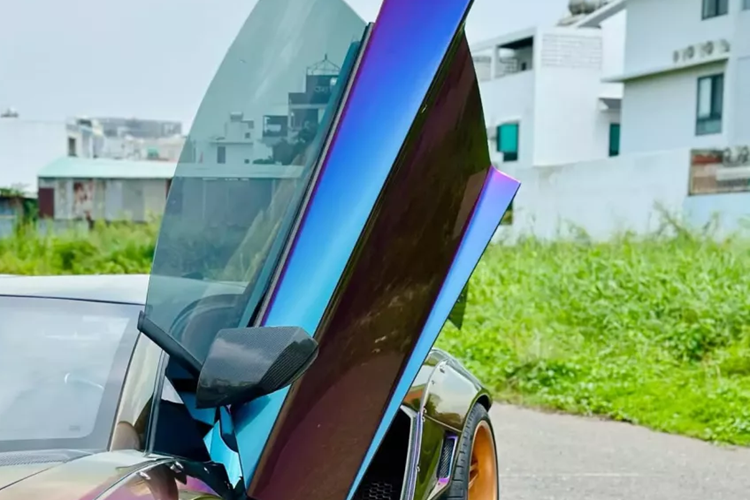 Được biết, chủ nhân đầu tiên của Lamborghini Aventador Limited Edition 50 độ gần 3 tỷ đồng cho siêu xe này, 1 số tiền khá khủng, có thể mua được các xe thể thao, SUV hạng sang.