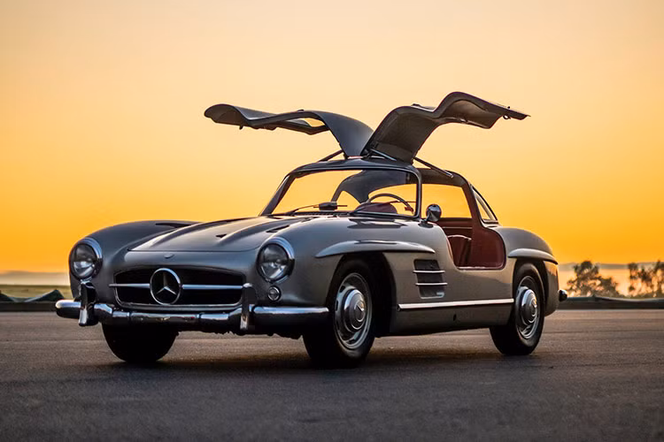 Trong quá khứ, đơn vị này từng đấu giá xe Mercedes-Benz 300 SL thành công với một chiếc xe có cấu hình tương tự vào năm 2020 với con số lên tới 6,85 triệu USD (tương đương khoảng 173 tỷ đồng).