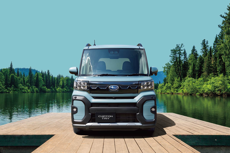 Những chiếc kei car tại Nhật Bản luôn rất thú vị và được cả thế giới quan tâm, bất chấp việc chúng hầu như không bao giờ được kinh doanh chính thức bên ngoài phạm vi nước Nhật. Trường hợp của Subaru Chiffon Try cỡ nhỏ cũng rất đáng chú ý, nó là một sự kết hợp hài hòa giữa tính chất thực dụng và vóc dáng hầm hố của kiểu xe chuyên đi địa hình. 