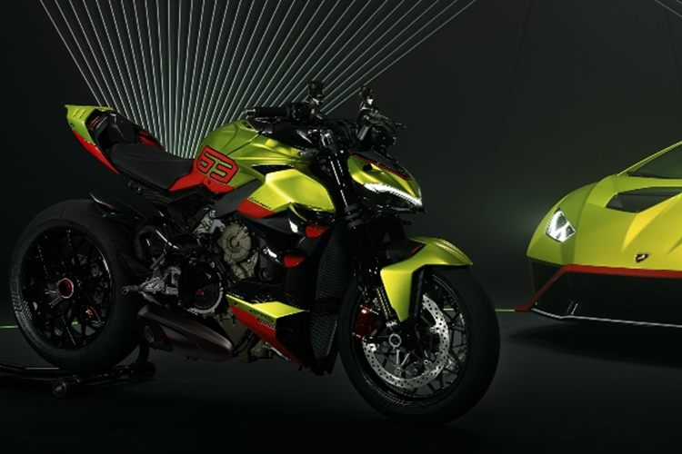 Bơm sức mạnh cho Ducati Stradale V4 Lamborghini chính là khối động cơ Desmosedici Stradale, 4 xi-lanh, dung tích 1.103 phân khối, sản sinh công suất tối đa 208 mã lực tại tua máy 12.500 vòng/phút và mô-men xoắn cực đại lên đến 123 Nm tại tua máy 11.500 vòng/phút. Đi kèm với động cơ này là hộp số côn tay 6 cấp.