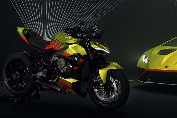 Bơm sức mạnh cho Ducati Stradale V4 Lamborghini chính là khối động cơ Desmosedici Stradale, 4 xi-lanh, dung tích 1.103 phân khối, sản sinh công suất tối đa 208 mã lực tại tua máy 12.500 vòng/phút và mô-men xoắn cực đại lên đến 123 Nm tại tua máy 11.500 vòng/phút. Đi kèm với động cơ này là hộp số côn tay 6 cấp.