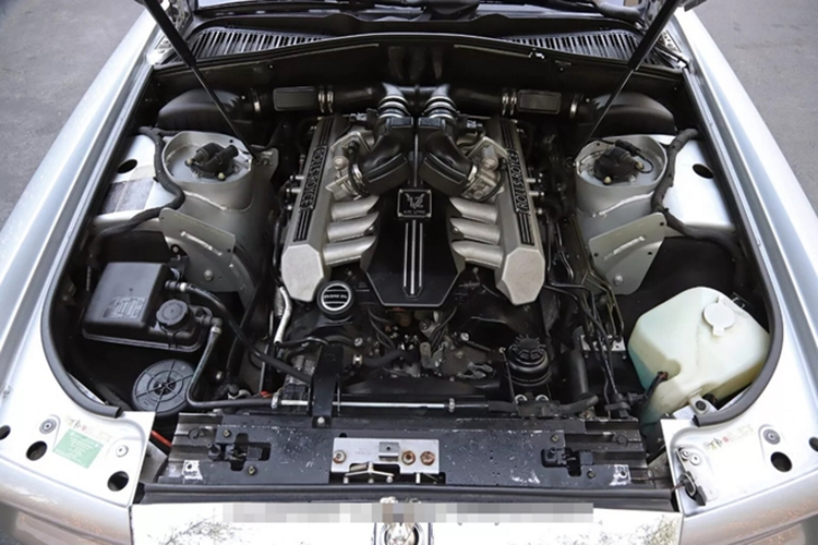 Hóa đơn cho thấy phần chi phí sửa chữa Rolls-Royce Phantom 2024 lớn nhất là công thợ (khoảng 42.000 USD – 1,069 tỷ đồng), trong khi các phụ tùng cần thay thế, sửa chữa cũng có giá cao gấp nhiều lần các mẫu xe thông thường.