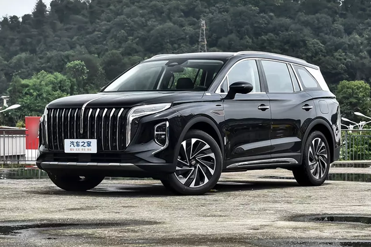 Gần đây, giới truyền thông Trung Quốc đã được biết từ một quan chức Hồng Kỳ rằng mẫu xe HS7 PHEV sẽ bắt đầu bán trước vào ngày 11/7. Chiếc xe Hồng Kỳ HS7 PHEV 2024 mới được định vị là một chiếc SUV cỡ trung bình đến cỡ lớn, có sẵn các mẫu 6 và 7 chỗ. Nó đã được ra mắt tại Triển lãm ô tô Bắc Kinh 2024.