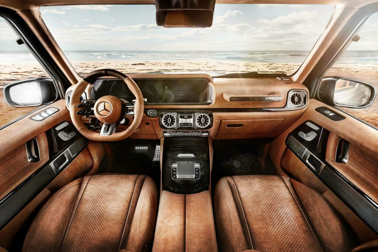 Ngoài ra xe còn được nhiều chi tiết mạ chrome khác như phần gương chiếu hậu, viền cửa sổ và giá đỡ bánh dự phòng. Khách hàng sẽ có thể lựa chọn 9 màu sơn bao gồm Lime Pop, Champagne Fizz, Pink Glow, Tangerine, Raspberry Punch, Green Breeze, Ivory, Sand Dune và Noir, tất cả đều có điểm nhấn phối với màu trắng.