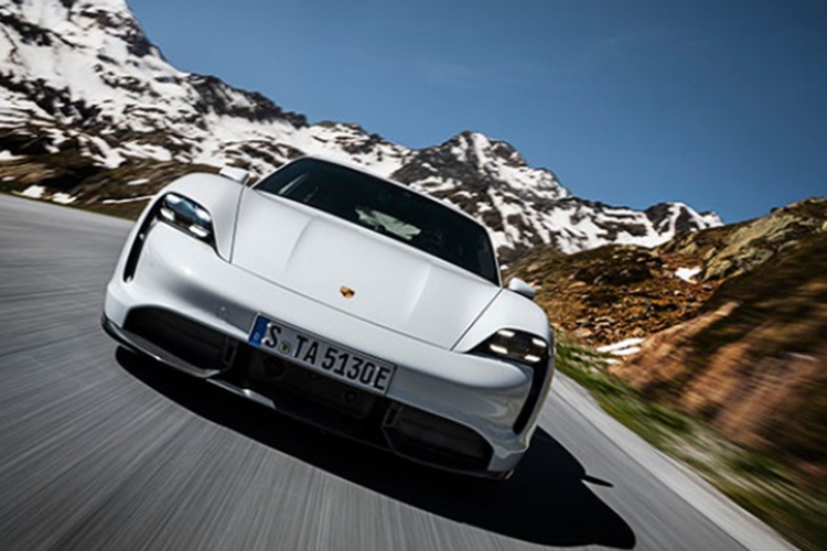 Sự thay đổi chính sách trợ cấp là một phần trong biện pháp cắt giảm chi phí đang được áp dụng lên toàn bộ nhân viên công ty. Trên thực tế, việc trợ cấp xe Porsche cho 200 Giám đốc Điều hành của công ty cũng có một số hạn chế nhất định.