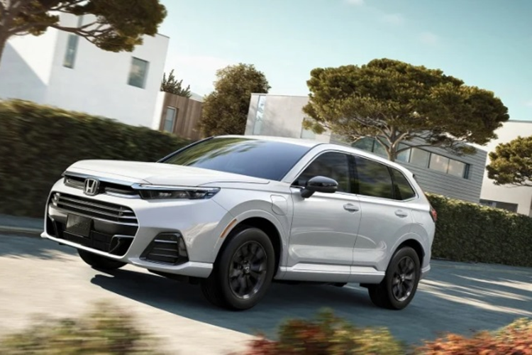 Hãng dự kiến đầu tư 10 nghìn tỷ yên (64 tỷ USD) vào phát triển xe điện và phần mềm trong thập kỷ tới đến năm tài chính 2030 và đang chi 11 tỷ USD để xây dựng các cơ sở sản xuất và chuỗi cung ứng cho xe điện tại Canada.