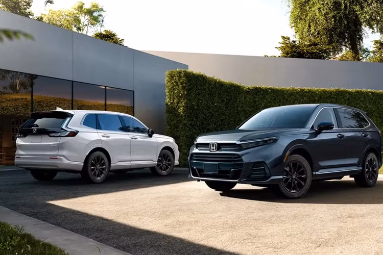 Hãng xe Nhật còn ấp ủ kế hoạch mở rộng dải sản phẩm xe hybrid chạy bằng hydro tại Bắc Mỹ. Hiện mức giá xe Honda CR-V e: FCEV 2025 vẫn chưa được công bố.