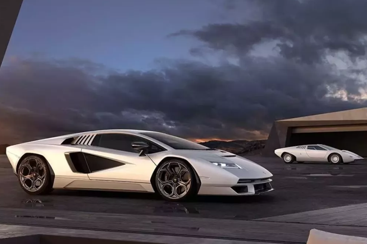 Mới đây, trên trang cá nhân của mình, Minh "Nhựa" đã chia sẻ dòng trạng thái như sau: "Hãng say yes, thì làm sao nỡ say no", cùng bức ảnh Minh Nhựa và siêu xe Lamborghini khá bí ẩn, chỉ lộ ra 1/3 đầu xe, nhưng lại không quá khó với giới mê xe để đoán ra mẫu xe này, đó chính là Lamborghini Countach LPI 800-4.