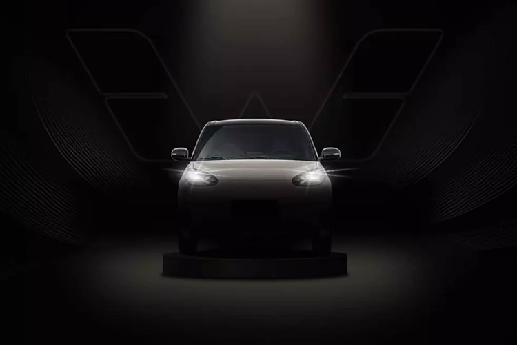 Bingo sẽ là mẫu xe điện thứ hai của thương hiệu Wuling tại Việt Nam, sau Hongguang Mini EV. So với người anh em Hongguang Mini EV, Wuling Bingo có kích thước lớn hơn. Theo đó, mẫu xe này sở hữu kích thước dài x rộng x cao lần lượt là 3.950 x 1.708 x 1.580 mm và chiều dài cơ sở 2.560 mm.