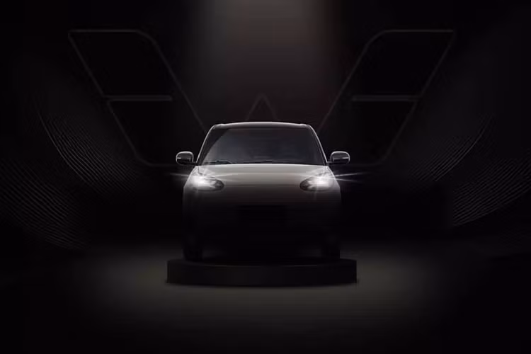 Bingo sẽ là mẫu xe điện thứ hai của thương hiệu Wuling tại Việt Nam, sau Hongguang Mini EV. So với người anh em Hongguang Mini EV, Wuling Bingo có kích thước lớn hơn. Theo đó, mẫu xe này sở hữu kích thước dài x rộng x cao lần lượt là 3.950 x 1.708 x 1.580 mm và chiều dài cơ sở 2.560 mm.