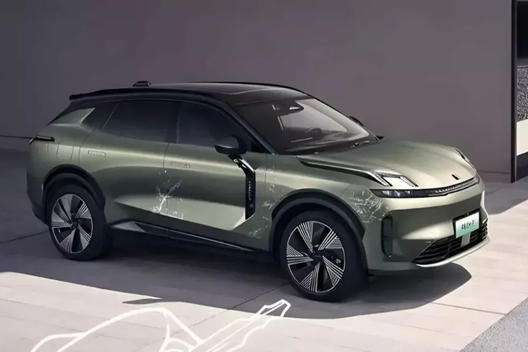 Cuối cùng là Lynk &amp; Co 08 bản máy xăng tăng áp 1.5L (161 mã lực) kết hợp với hai mô-tơ điện mạnh lần lượt 215 mã lực và 209 mã lực, đi kèm pin 39,6 kWh, mang lại tầm vận hành thuần điện 220 km.