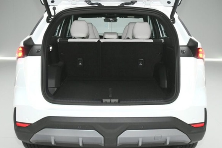 Vào tháng 9, 7.018 chiếc Geely Galaxy L7 đã được bán ra, chiếm 3,5% doanh số bán hàng hàng tháng của Geely và xếp thứ 46 về doanh số bán SUV, theo Hiệp hội xe du lịch Trung Quốc. Ngoài ra, hiệu suất bán hàng trong tháng 9 giảm 29,87% so với cùng kỳ năm ngoái và tăng 15,79% so với tháng trước.