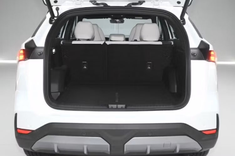 Vào tháng 9, 7.018 chiếc Geely Galaxy L7 đã được bán ra, chiếm 3,5% doanh số bán hàng hàng tháng của Geely và xếp thứ 46 về doanh số bán SUV, theo Hiệp hội xe du lịch Trung Quốc. Ngoài ra, hiệu suất bán hàng trong tháng 9 giảm 29,87% so với cùng kỳ năm ngoái và tăng 15,79% so với tháng trước.