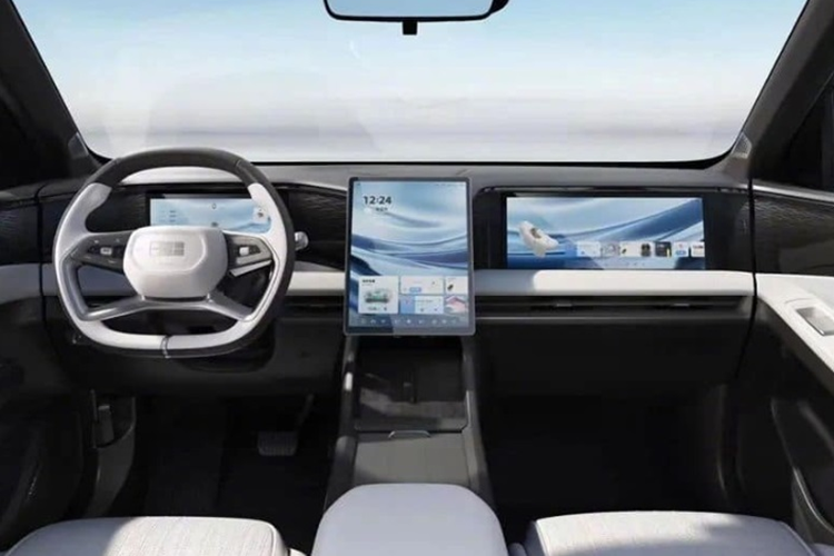 Để tham khảo, mẫu xe hiện tại được trang bị động cơ Thor 1.5T cho công suất 120 kW (161 mã lực) và mô-men xoắn 255 Nm cũng như động cơ đồng bộ nam châm vĩnh cửu cho công suất 107 kW (143 mã lực) và mô-men xoắn 338 Nm, kết hợp với hộp số DHT Pro 3 cấp.