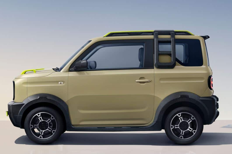 Về cấu hình, nó được trang bị tiêu chuẩn hình ảnh lùi và 2 radar lùi, đồng thời hỗ trợ các chức năng như điều khiển xe từ xa qua ứng dụng di động.