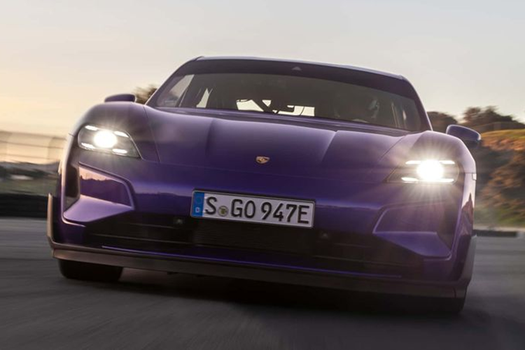 Thông tin trên được đích thân Giám đốc Hệ thống Sạc và Năng lượng của Taycan – bà Sarah Razavi lên tiếng xác nhận trong buổi phỏng vấn gần đây với tạp chí CarSales của Úc.