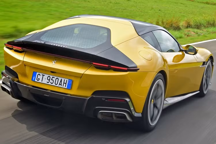 Gương chiếu hậu cũng ị bám đầy đất và có thể cũng bị va chạm. Khó xác định xem phần đầu của chiếc 12Cilindri có bị hư hại gì không, nhưng có khả năng cản trước và ít nhất một trong các bánh xe cũng bị va chạm mạnh.