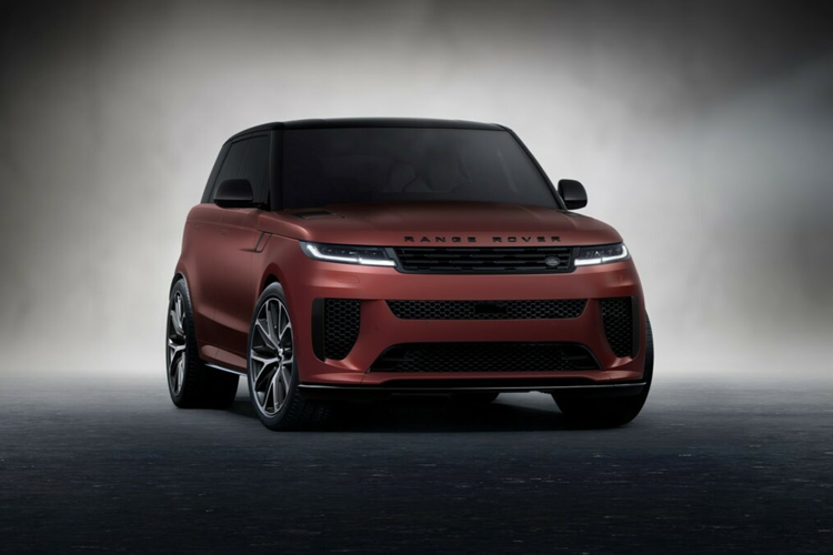 Bốn phối màu cho Range Rover Sport SV Edition One đặc biệt đã được tuyển chọn cho mẫu Edition Two bao gồm màu xanh Blue Nebula Matte, đen Ligurian Black Gloss, xám Marl Grey Gloss và màu đồng Sunrise Copper Satin.