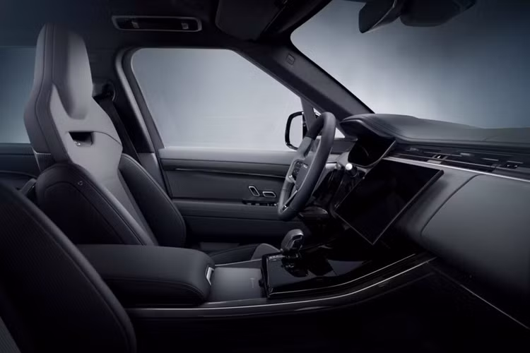 Cả 4 phối màu đặc biệt đều được trang bị đi kèm mâm 23 inch tiêu chuẩn nhưng khách hàng có thể lựa chọn bộ mâm nhỏ hơn với kích thước 22 inch.