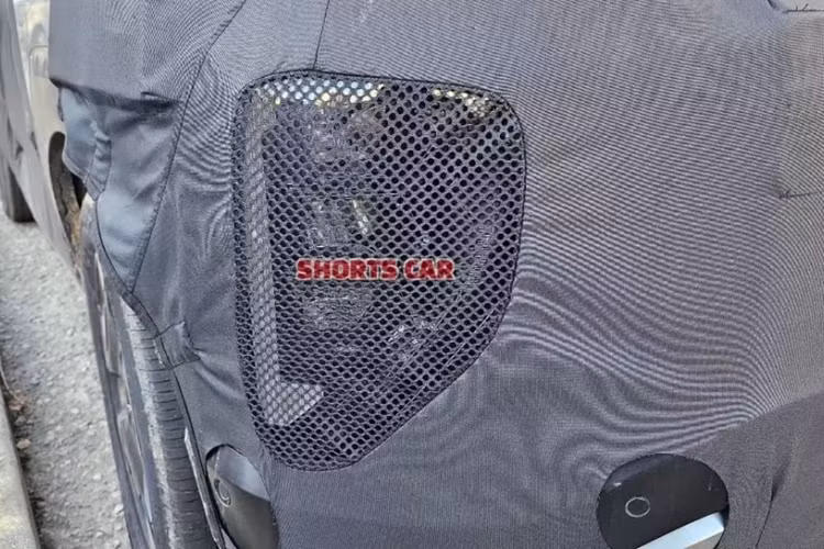 Các tính năng an toàn của Kia Clavis có thể sẽ dùng chung với Sonet mới ở thị trường Ấn Độ như hệ thống hỗ trợ giữ làn đường, cảnh báo lệch làn đường, cảnh báo người lái mất tập trung, hỗ trợ bám làn đường, hỗ trợ đèn pha, cảnh báo sớm và hỗ trợ tránh va chạm cũng như cảnh báo phương tiện phía trước khởi hành.