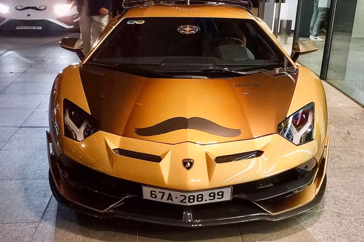 Siêu SUV Lamborghini Urus Performante vẫn sử dụng hệ truyền động là khối động cơ xăng V8, tăng áp kép, dung tích 4.0 lít như bản tiêu chuẩn, nhưng hãng xe Ý đã tinh chỉnh lại, giúp xe tạo ra công suất tối đa 657 mã lực, tăng 16 mã lực và mô-men xoắn cực đại 850 Nm.