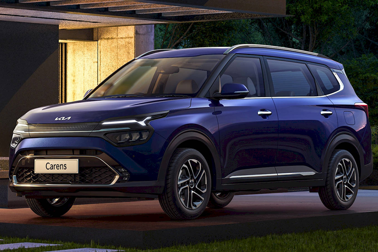  Kia Carens giảm nhẹ 5 triệu đồng Kia Carens cũng chỉ giảm 5 triệu đồng cho 2 phiên bản 1.5G iVT và Luxury, có giá bán mới lần lượt 624 và 654 triệu đồng.