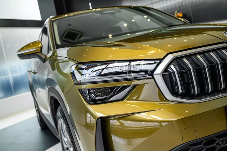 Theo đó, Skoda Kodiaq 2025 về Việt Nam sẽ được ra mắt chính thức vào tháng 10 tới, tại triển lãm Ô tô Việt Nam (VMS) 2024. Đây là lần đầu tiên dòng xe này có phiên bản mới ở thị trường Việt Nam sau khi được giới thiệu vào hồi tháng 9 năm ngoái.