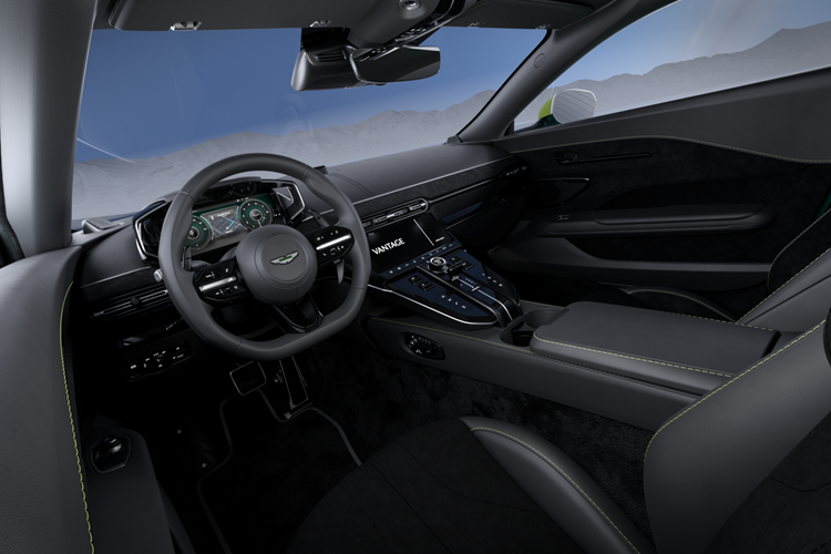 Q by Aston Martin cũng đã hoàn thiện các khu vực thân xe dưới và trên bằng màu đen bóng, trong khi bánh xe 21 inch được sơn màu Satin Black, có lẽ là để giúp che đi bụi phanh có thể tích tụ trên đường đua. Tuy nhiên, mặc dù có vẻ ngoài hấp dẫn, nhưng không có thay đổi nào về mặt cơ khí.