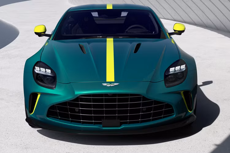 Nhưng yếu tố hiếm có có lẽ không phải là chi tiết thú vị nhất ở đây, vì mỗi khách hàng đều có cơ hội lái xe trên đường đua mang tính biểu tượng của Bỉ vào cuối tuần của cuộc đua 24 giờ Spa vào năm sau.