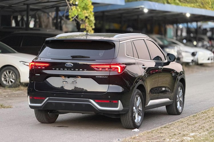 Với mức tiêu thụ nhiên liệu ở đường hỗn hợp chỉ 7.03 lít/100 km, Territory Titanium 2024 là lựa chọn đáng cân nhắc trong phân khúc SUV hạng C.
