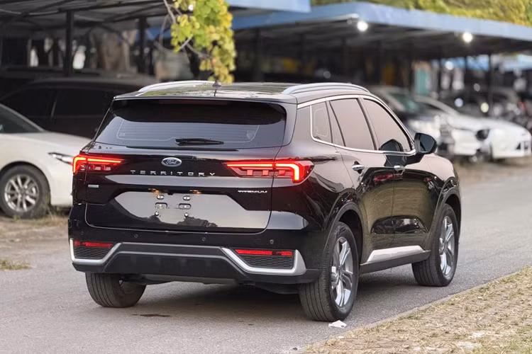 Với mức tiêu thụ nhiên liệu ở đường hỗn hợp chỉ 7.03 lít/100 km, Territory Titanium 2024 là lựa chọn đáng cân nhắc trong phân khúc SUV hạng C.