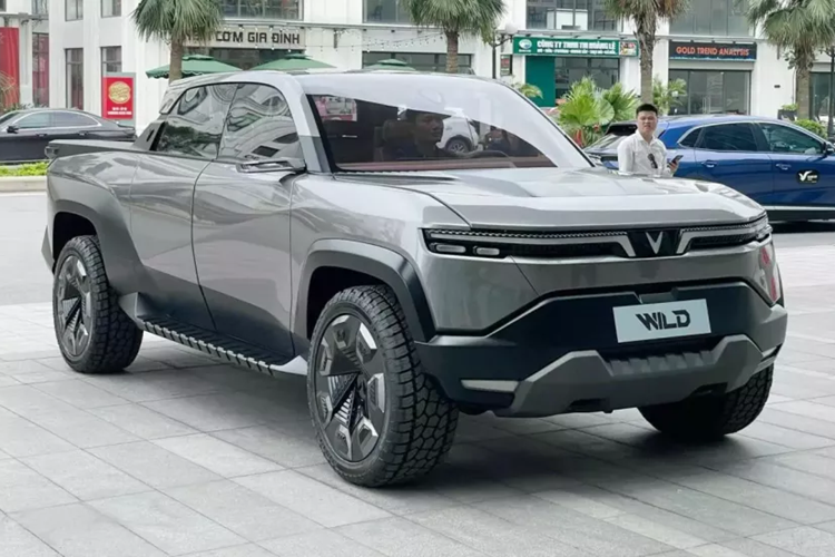 Gần đây, chiếc xe bán tải điện VinFast Wild hoàn toàn mới đã chính thức xuất hiện tại Việt Nam sau khi ra mắt tại thị trường thế giới, thông tin này ngay lập tức thu hút rất nhiều sự quan tâm của giới truyền thông, cũng như những người đam mê xe bán tải.