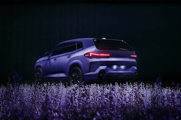 Động cơ xăng V8 của BMW XM thừa hưởng công nghệ M TwinPower Turbo; hai bộ tăng áp M TwinScroll, làm mát không khí nạp gián tiếp, phun xăng có độ chính xác cao (áp suất phun tối đa: 350 bar), điều phối van biến thiên hoàn toàn VALVETRONIC, điều phối trục cam biến thiên Double-VANOS.