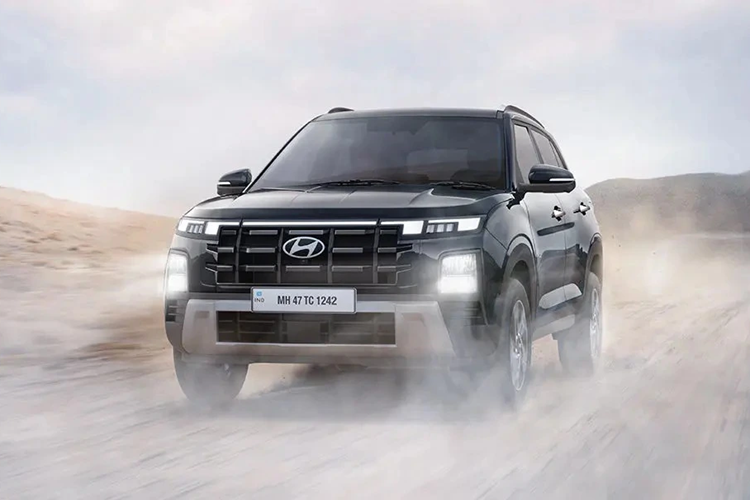 Cung cấp sức mạnh cho Hyundai Creta 2024 là 3 tùy chọn động cơ: Đầu tiên là động cơ xăng 4 xi-lanh, hút khí tự nhiên, dung tích 1.5L với công suất tối đa 115 mã lực. Thứ hai là động cơ diesel cũng có công suất 115 mã lực. Hai động cơ này sẽ kết hợp với hộp số sàn 6 cấp, hộp số tự động 6 cấp hoặc hộp số tự động biến thiên vô cấp IVT.