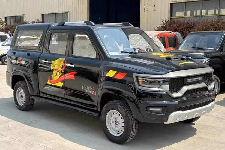 Về chiều dài, kích thước phổ biến nhất của các mẫu xe hatchback dao động từ 3.050 mm đến 3.800 mm. Trong khi các mẫu xe bán tải có trục cơ sở dài lên tới 4.800 mm. Mặc dù có vóc dáng nhỏ bé nhưng tất cả những chiếc xe điện này đều được trang bị phanh đĩa bốn bánh.