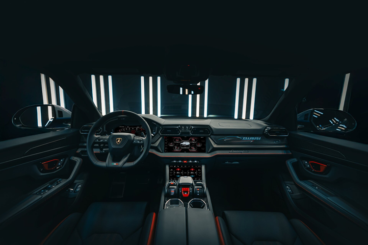 So với Urus S, SE mới có khả năng tăng tốc từ 0 – 100 km/h nhanh hơn 0,1 giây, giảm thời gian tăng tốc xuống chỉ còn 3,4 giây. Ngoài ra, phiên bản Urus Performanceante vẫn là mẫu xe nhanh nhất trong dòng Urus với tốc độ tối đa có thể đạt được ở mức 3,3 giây. Mẫu SUV PHEV này có khả năng đạt tốc độ 200 km/h trong vòng 11,4 giây.