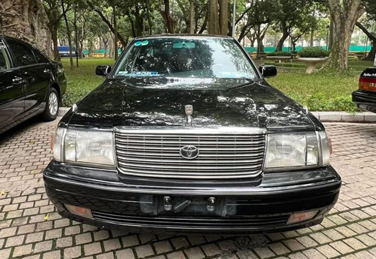 Người tham gia đấu giá đăng ký tham dự từ ngày 18/6/2024 đến 17h00 ngày 25/6/2024 tại website đấu giá trực tuyến: Lacvietauction.vn và nộp hồ sơ qua bưu điện về Văn phòng Công ty Đấu giá hợp danh Lạc Việt hoặc trụ sở Công ty Đấu giá hợp danh Lạc Việt. Tiền đặt trước được nộp vào tài khoản của Công ty Đấu giá hợp danh Lạc Việt từ ngày 25/6/2024 đến 17h00 ngày 27/6/2024.