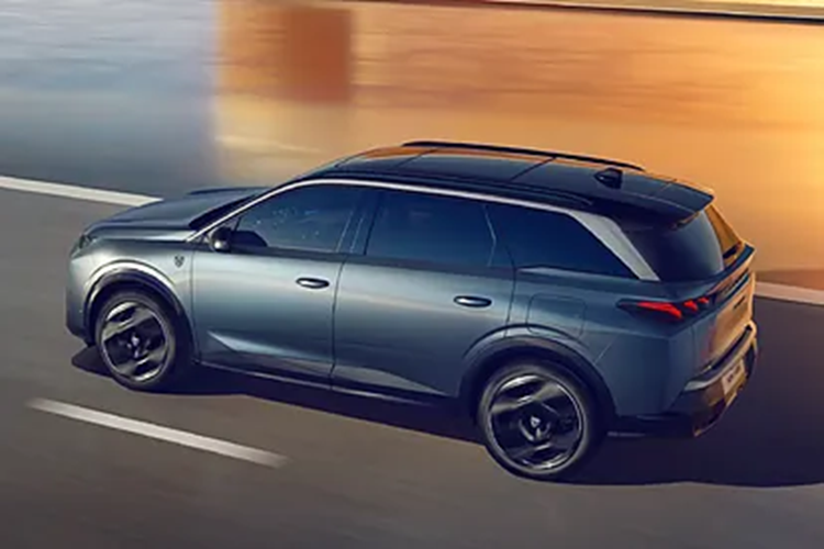 Các biến thể PHEV của Peugeot 3008 và 5008 đã có thể đặt hàng tại hầu hết các thị trường châu Âu, trong khi các mẫu EV sẽ sớm có mặt sau khi ra mắt tại Triển lãm ô tô Paris.