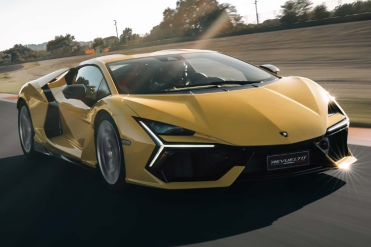 Cụ thể, hãng siêu xe Lamborghini đã bàn giao tổng cộng 5.558 xe trên toàn thế giới trong 6 tháng đầu năm 2024, bao gồm 3.152 xe Urus, 2.043 xe Huracan, 355 xe Revuelto và 8 chiếc Aventador.