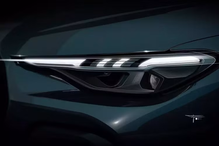 Cả hai đều được chạy bằng hệ điều hành mới nhất của hãng Audi. Thông tin về động cơ của Audi Q5 2025 vẫn còn là ẩn số. Theo đự đoán, mẫu xe này sẽ sở hữu các tùy chọn động cơ xăng và dầu, kết hợp với hệ thống mild hybrid 48V để tiết kiệm nhiên liệu.